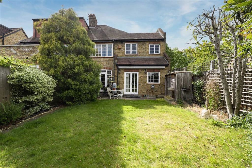 Property photo 2 of 8
