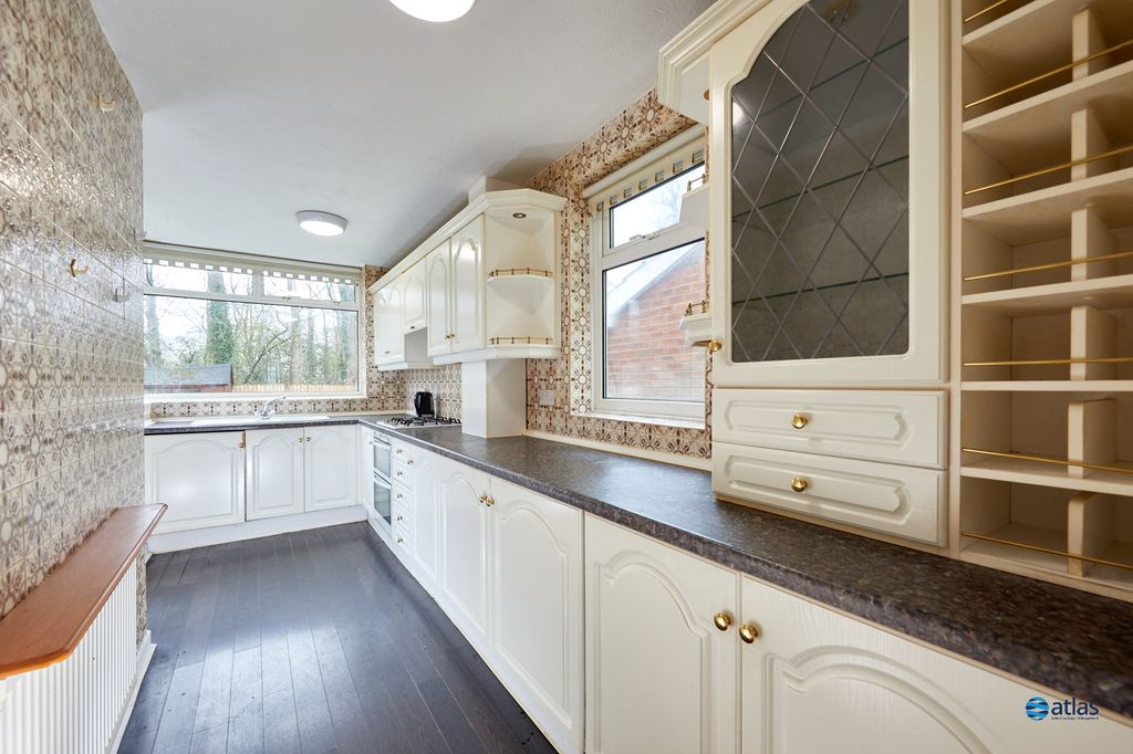 Property photo 2 of 16 Kitchen