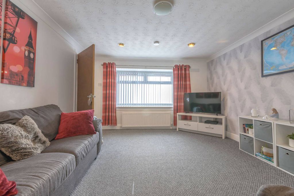 Property photo 3 of 29