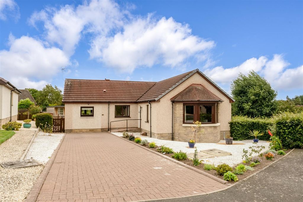 Property photo 1 of 20 14_Spa_Well_Drive_Coldstream-02.Jpg