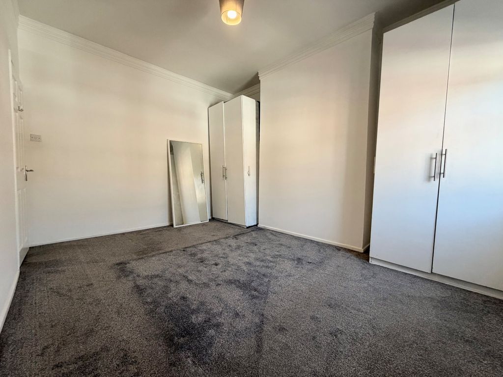 Property photo 2 of 12 Bedroom 1