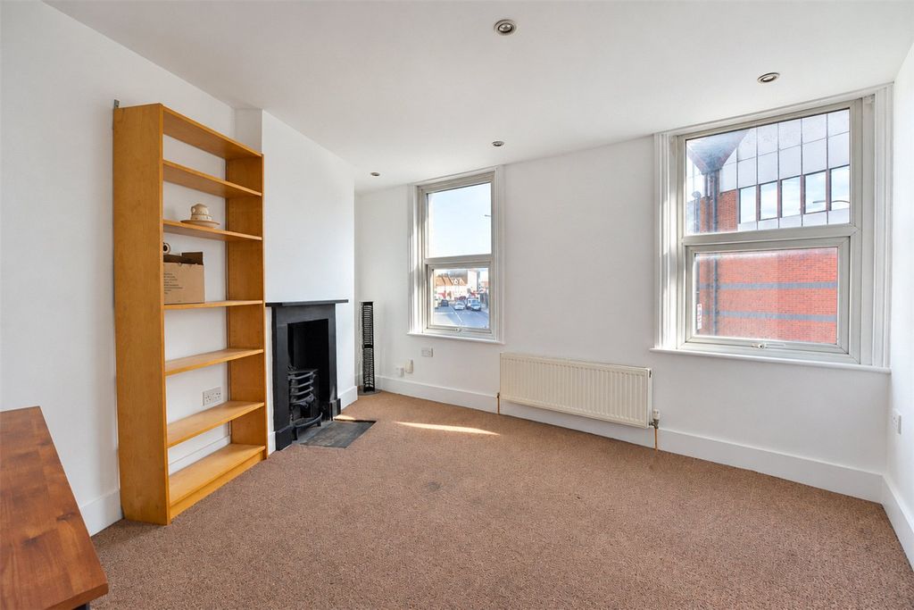 Property photo 1 of 10 Picture No. 24