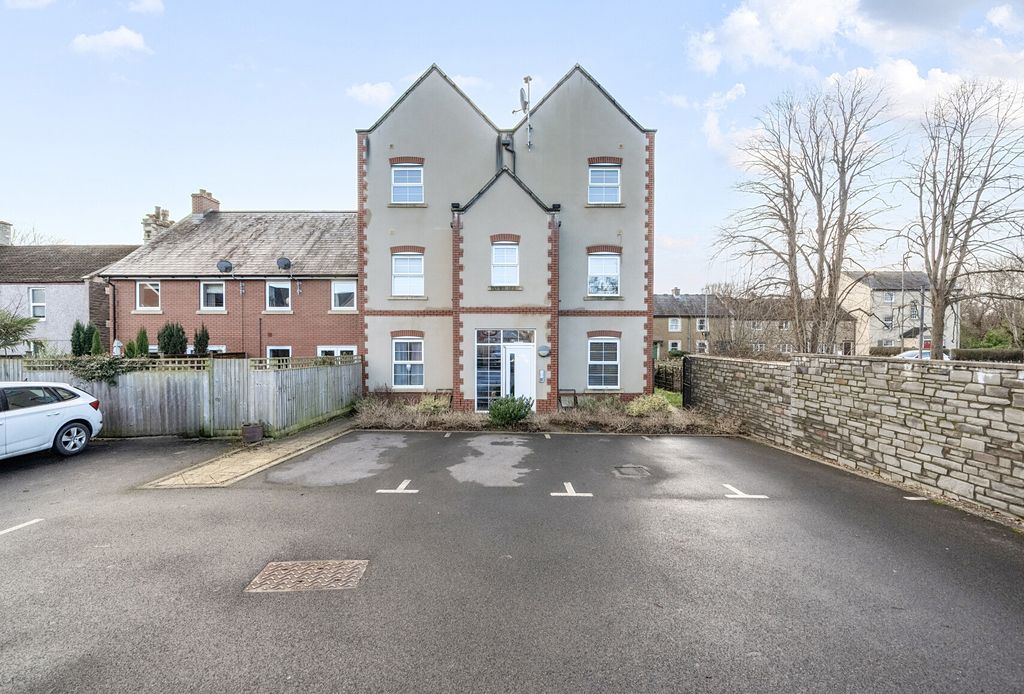 Property photo 2 of 12 Picture 2