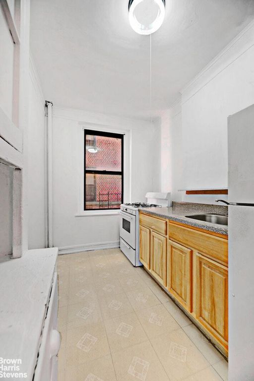 Property photo 3 of 6 <Alttext/>