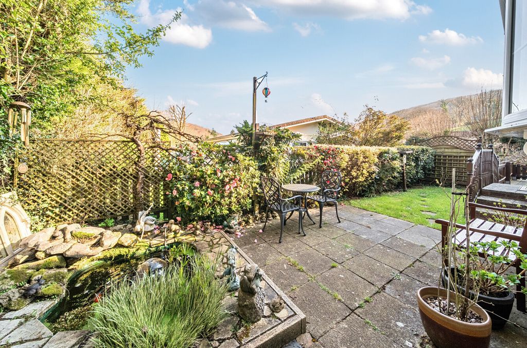 Property photo 3 of 13 Garden