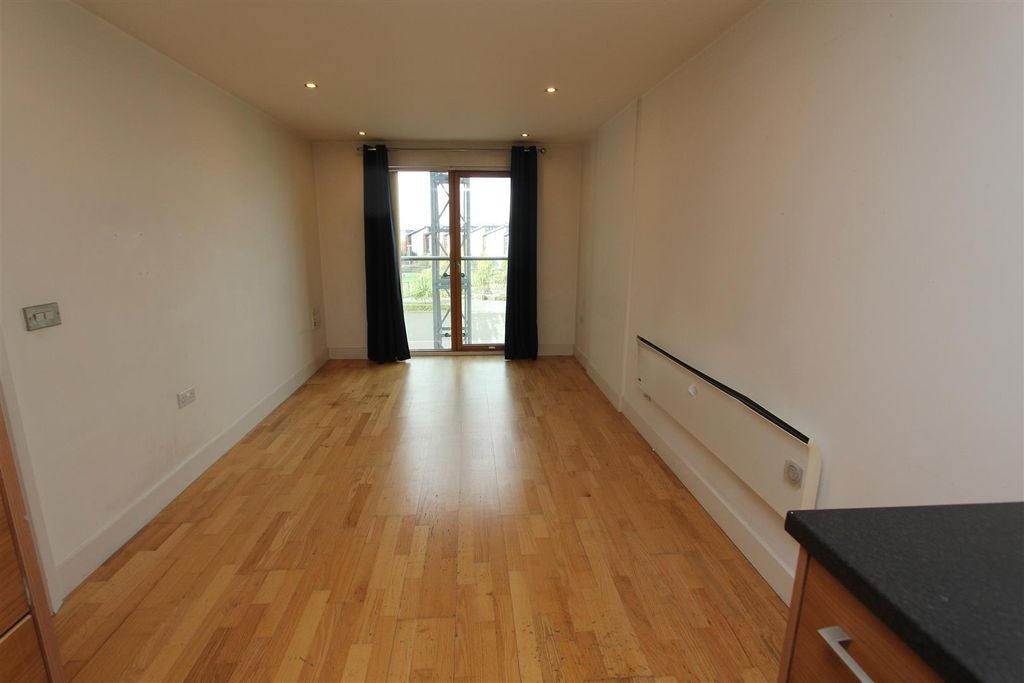 Property photo 3 of 7 Lr1.Jpg