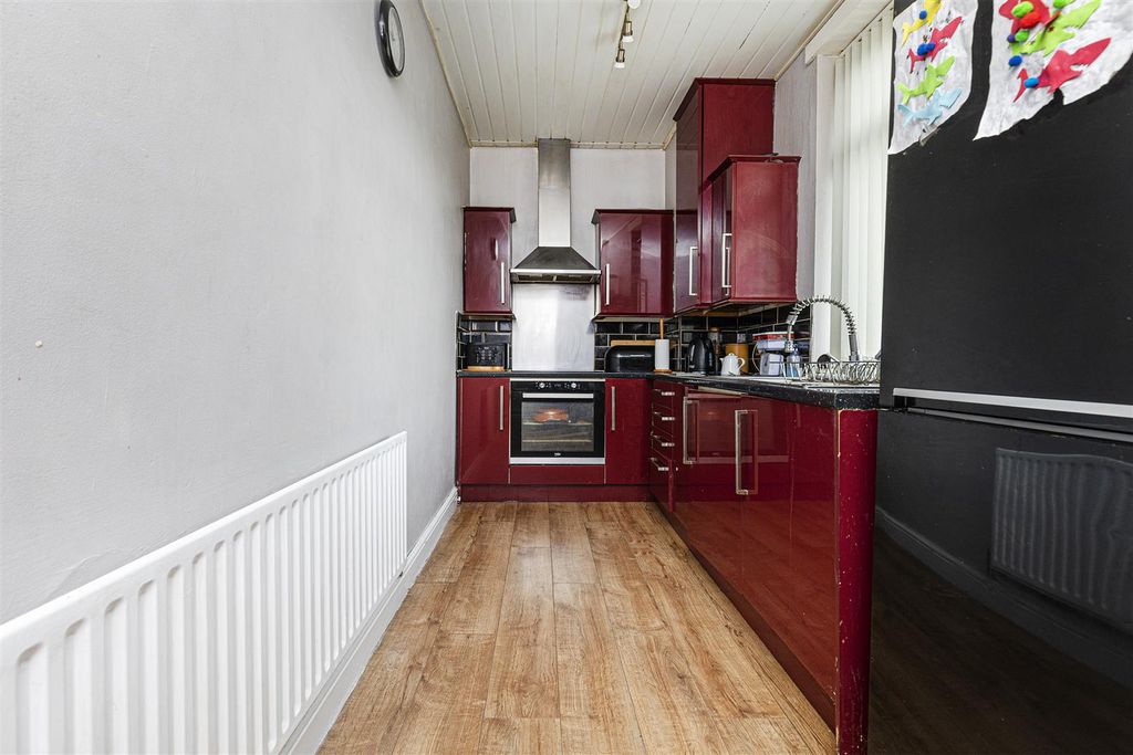 Property photo 2 of 23 Breakfast Kitchen