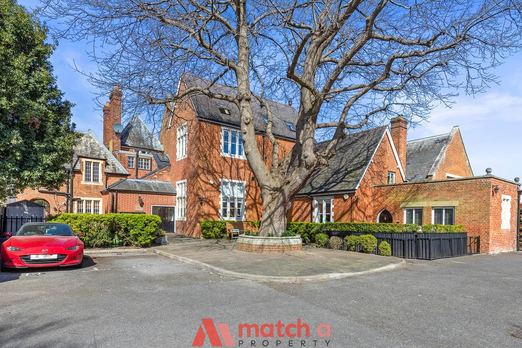 Property photo 1 of 11