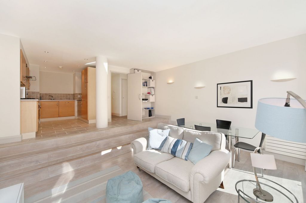 Property photo 1 of 7 Reception Room (Main)