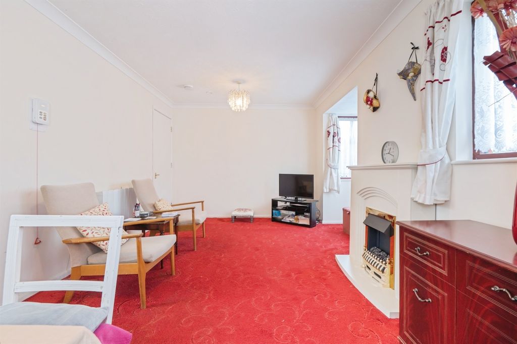 Property photo 3 of 12