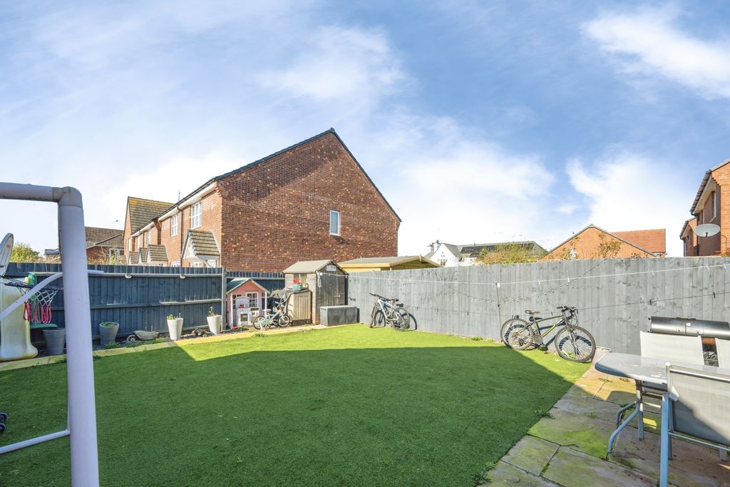 Property photo 2 of 12