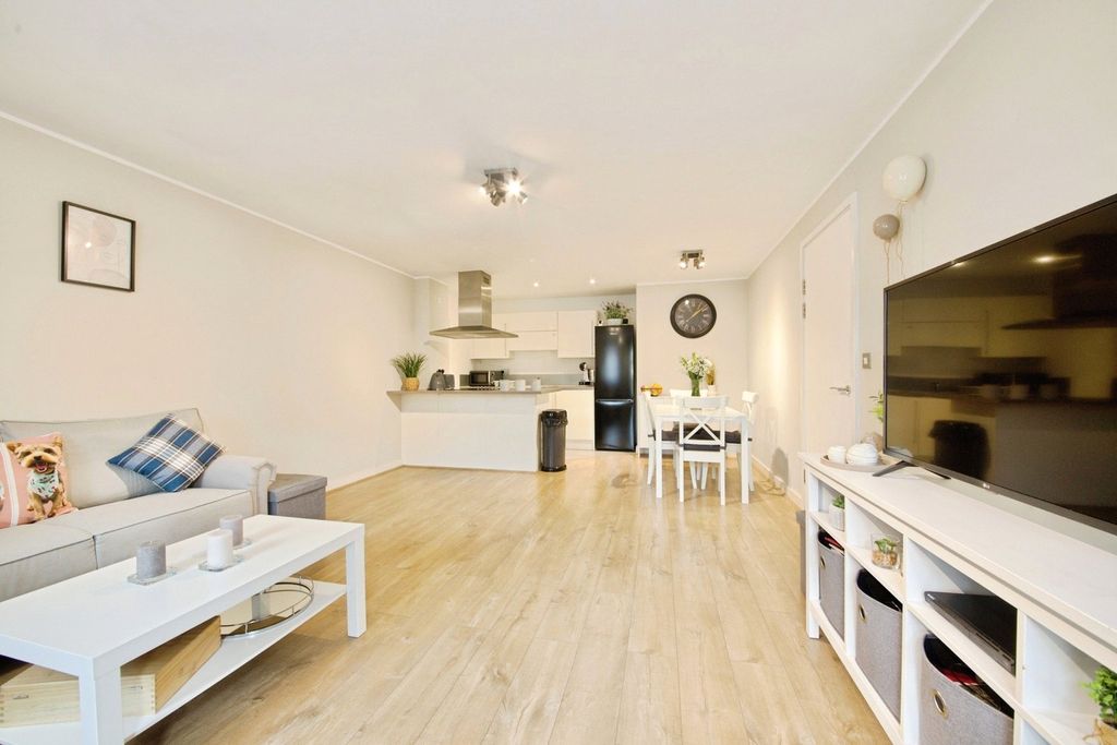 Property photo 3 of 17 Picture No. 22