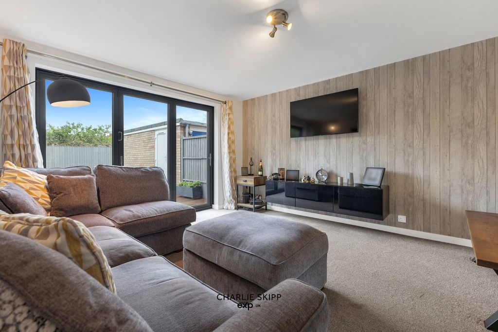 Property photo 3 of 19