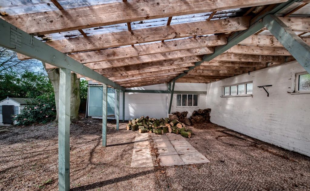 Property photo 2 of 12