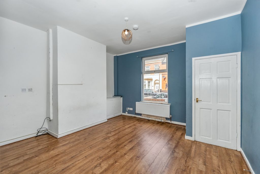 Property photo 2 of 20 37 Canning Street, Bury, Lancashire, Bl9 5As