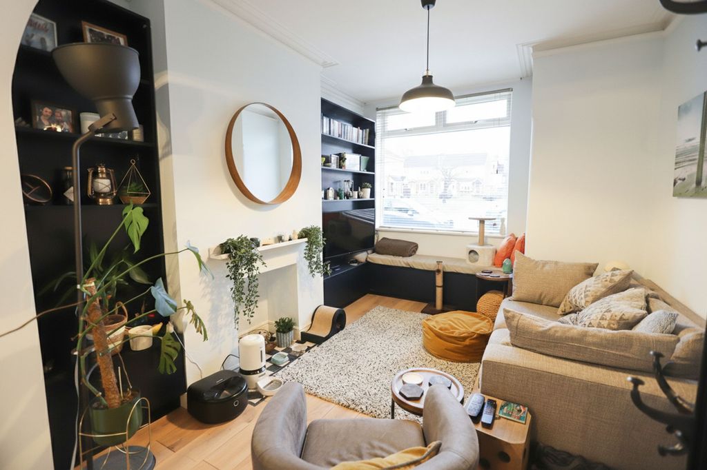 Property photo 2 of 14