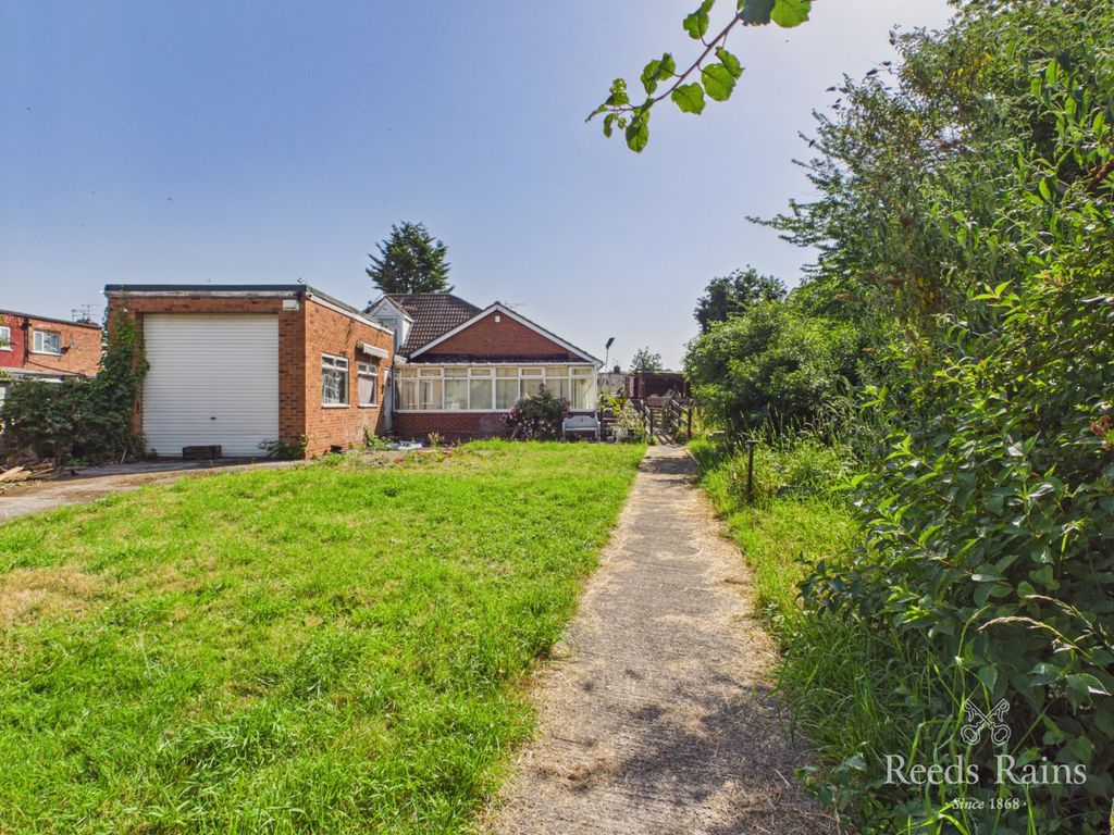 Property photo 1 of 15 Outside