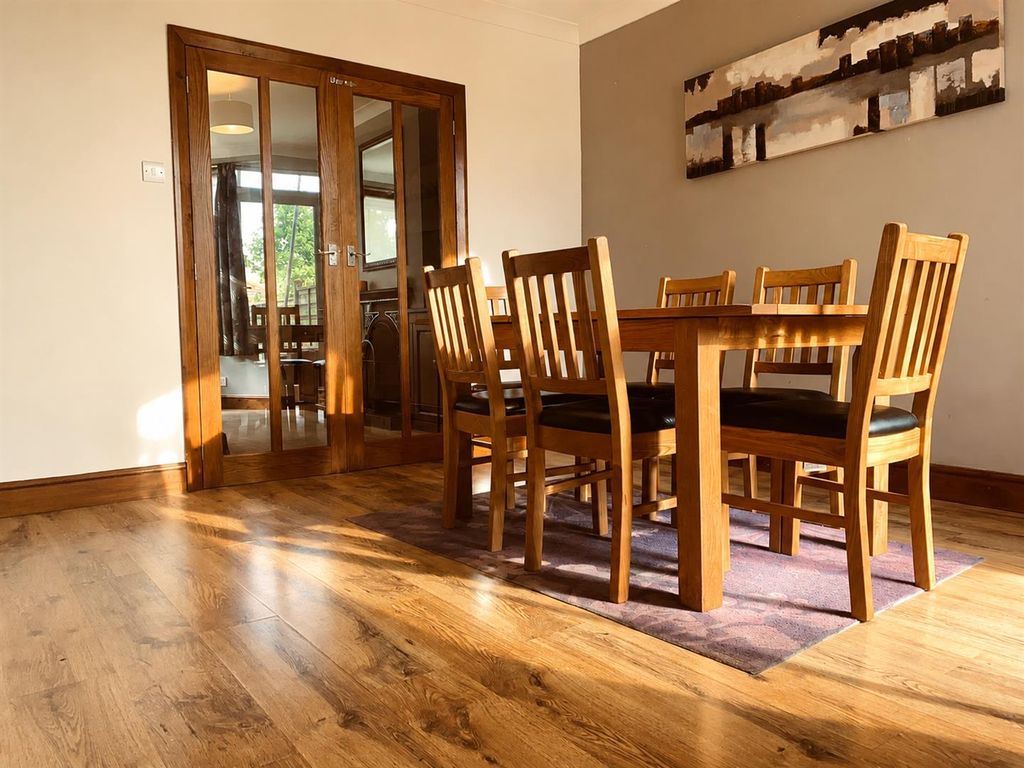Property photo 3 of 10 Dining Room