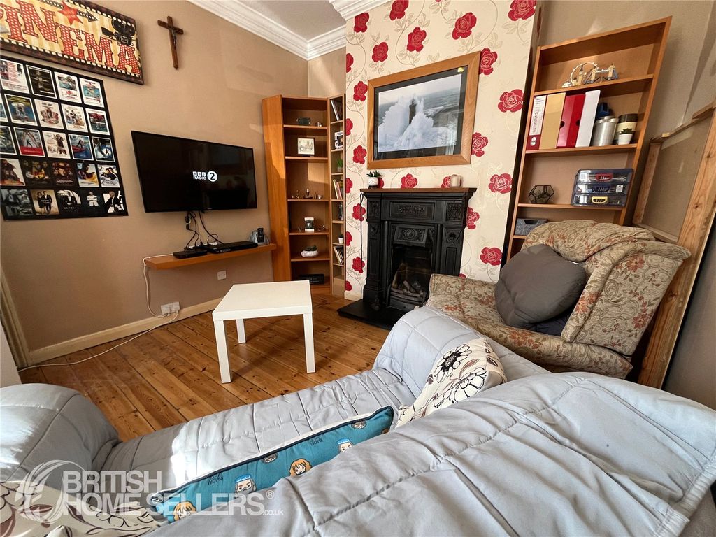 Property photo 2 of 24 Picture No. 08