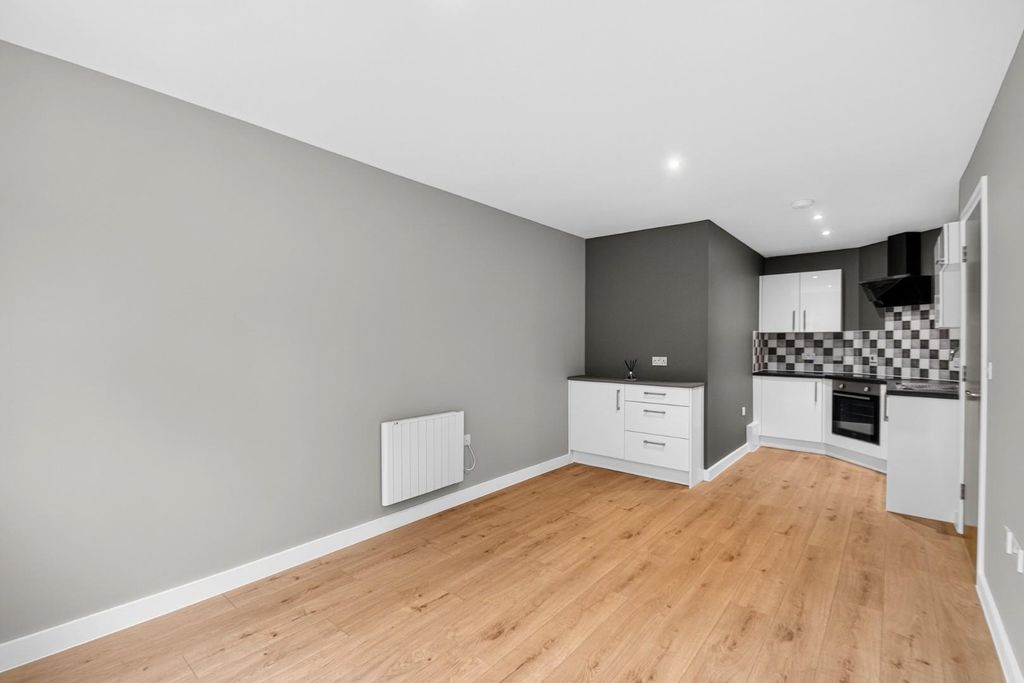 Property photo 3 of 13 Flat8-2Mowbraysquare-11.Jpg