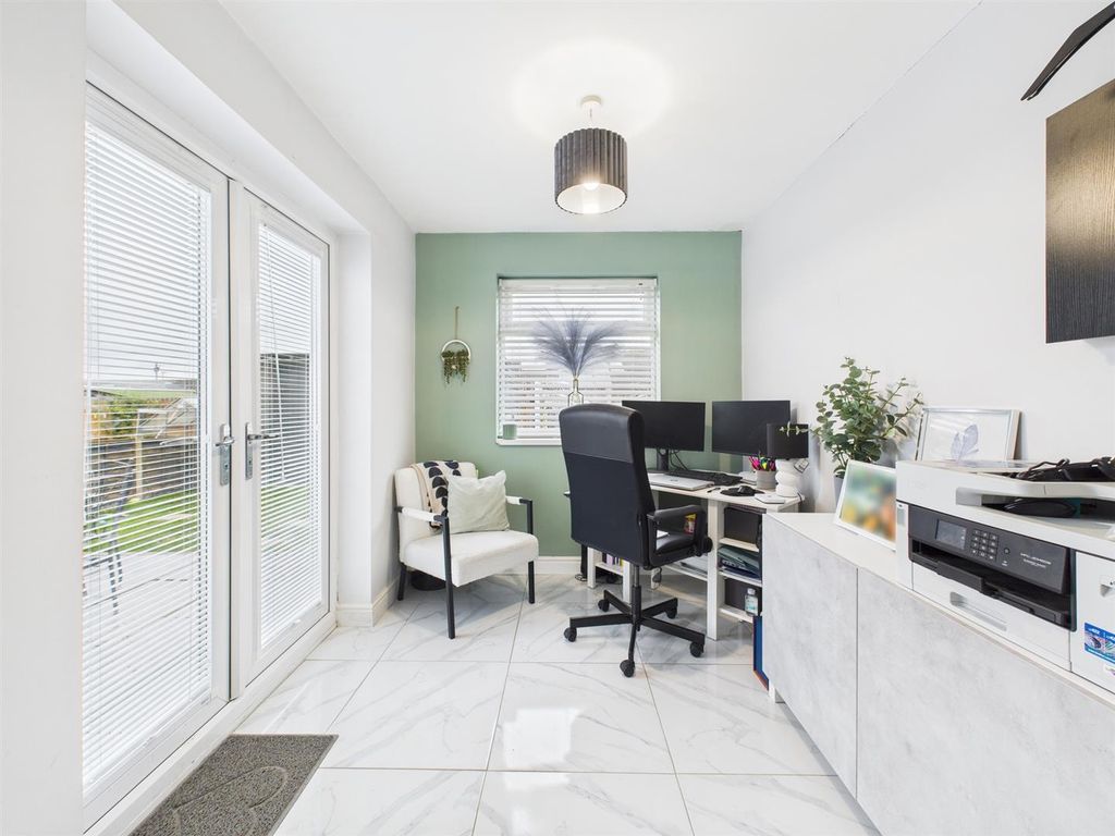 Property photo 3 of 19