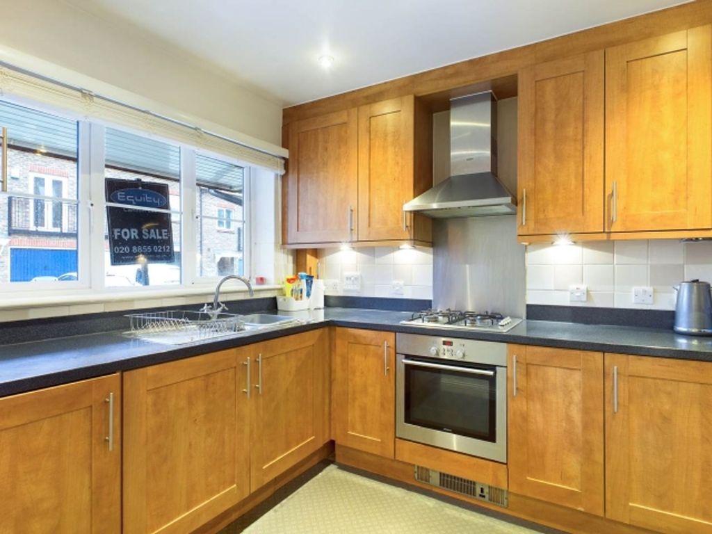 Property photo 3 of 14 Kitchen
