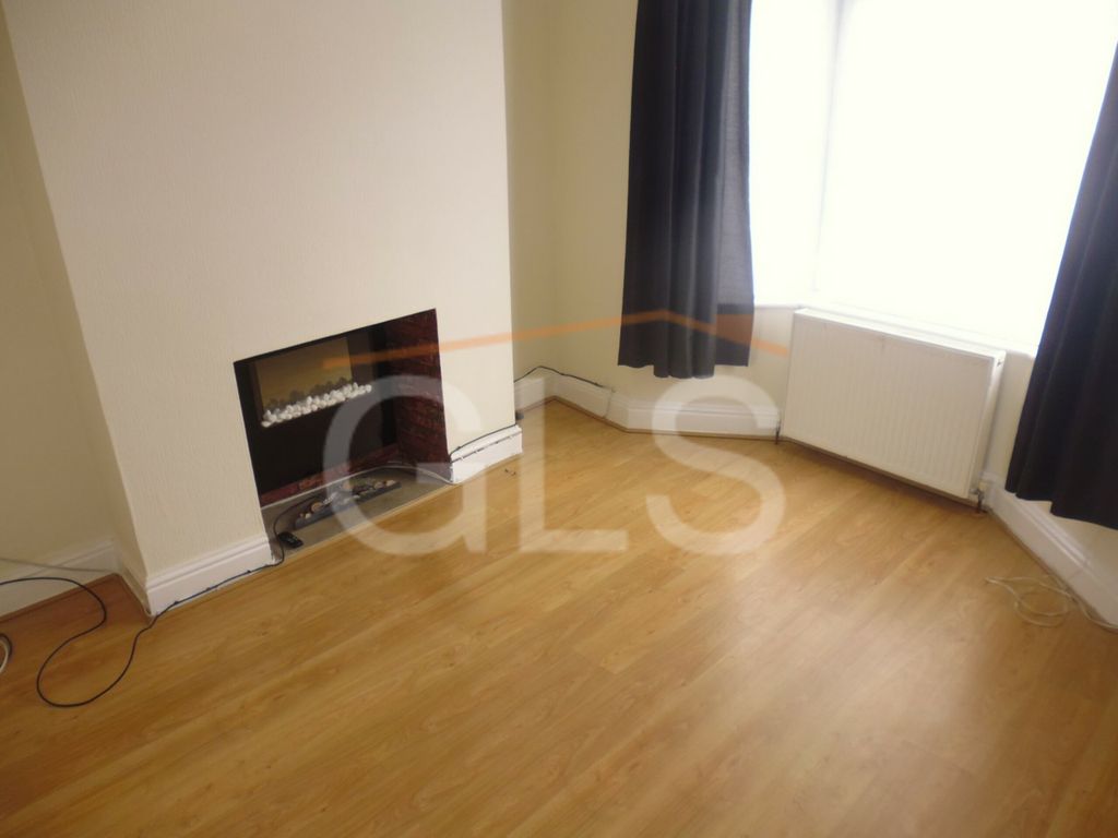 Property photo 2 of 11 Lounge.Jpg
