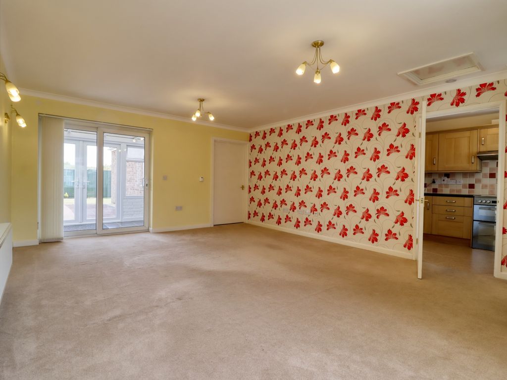Property photo 3 of 11 Lounge Ewemove Swindon South Chris Burns