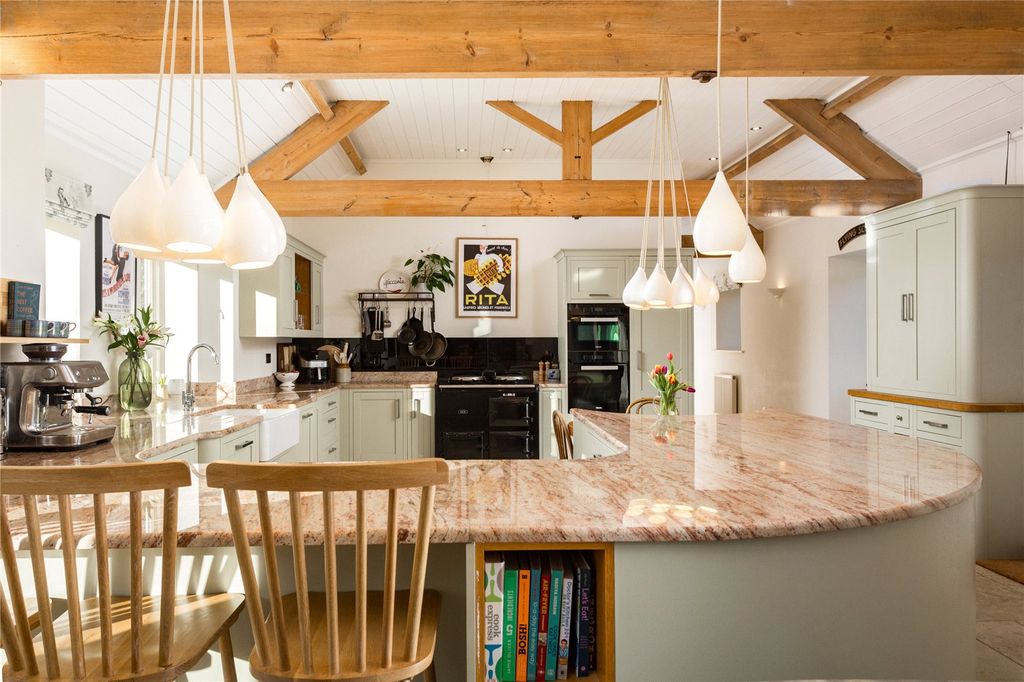 Property photo 3 of 22 Kitchen