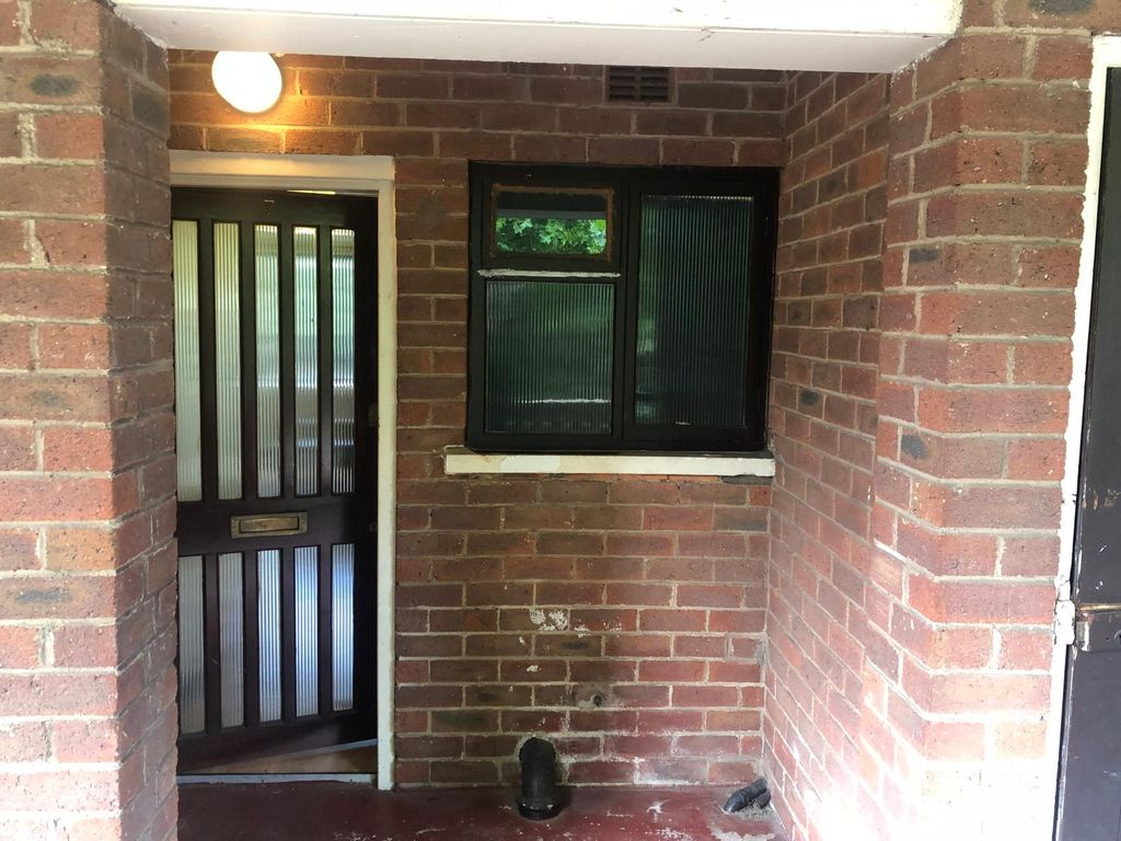 Property photo 1 of 8 Available 1 Bedroom Flat In Bevil Square, M3