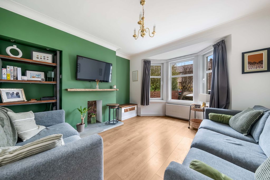 Property photo 2 of 35