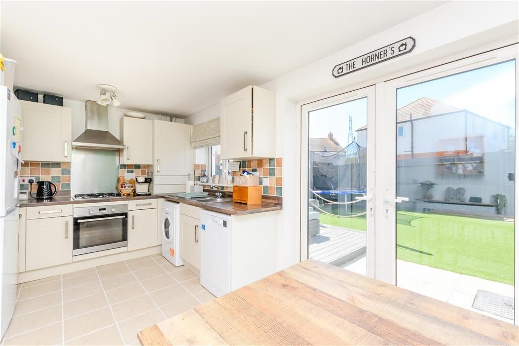 Property photo 3 of 11 Kitchen/Diner