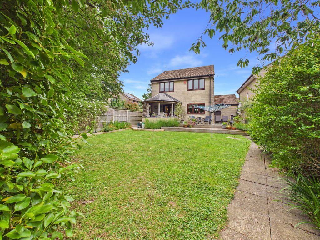 Property photo 2 of 25
