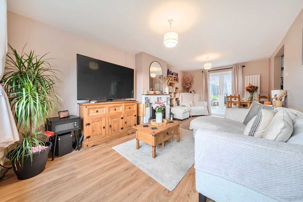 Property photo 2 of 19 1377172-7-690c6Ea6Adb73.Jpg