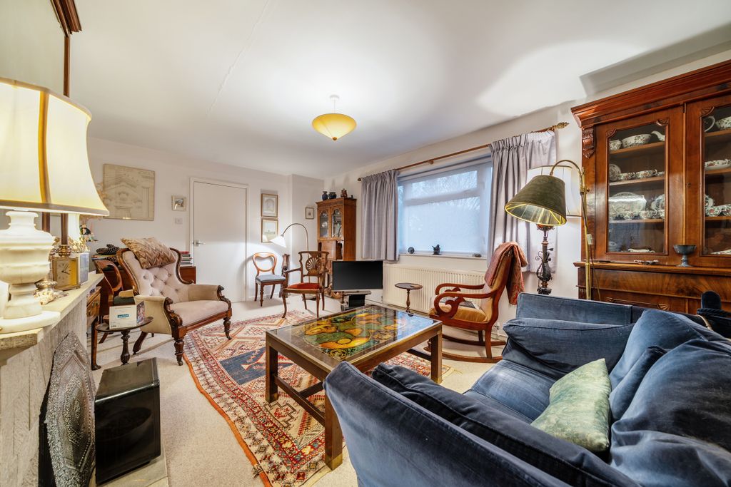 Property photo 2 of 19 Living Room