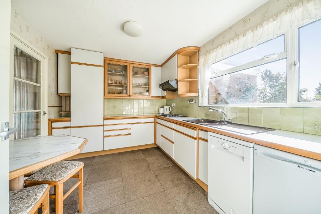 Property photo 2 of 19 Kitchen