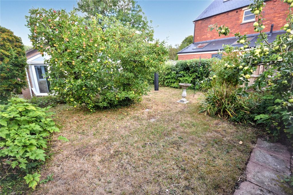 Property photo 2 of 20 Picture No. 11