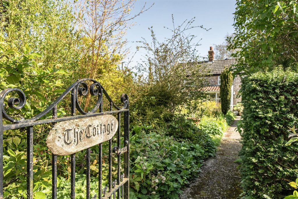 Property photo 3 of 22