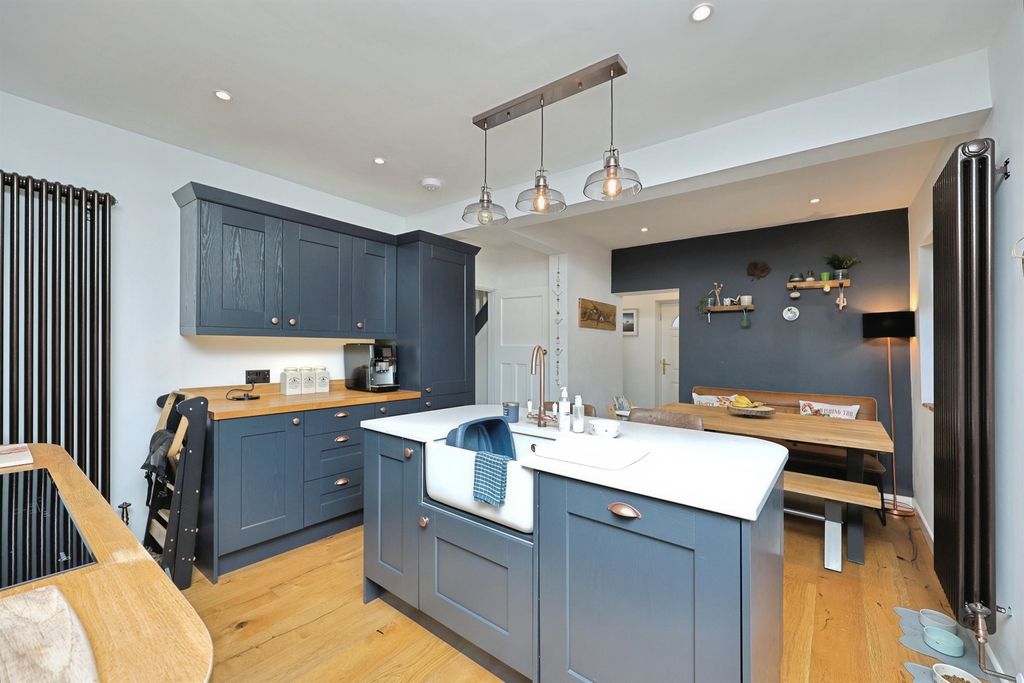 Property photo 3 of 26