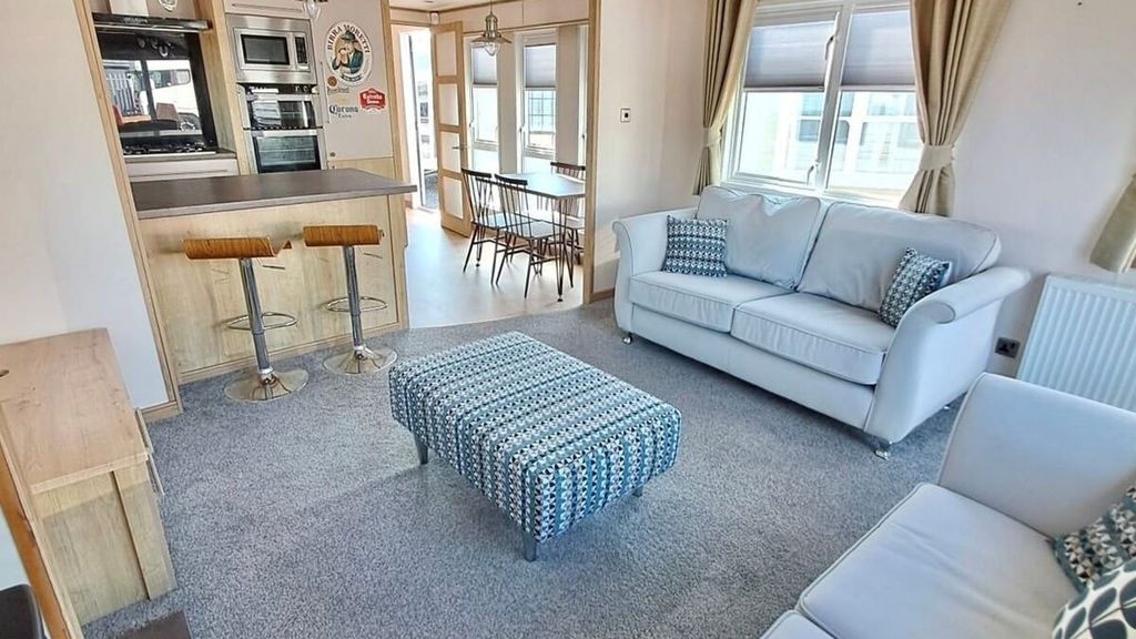 Property photo 1 of 3