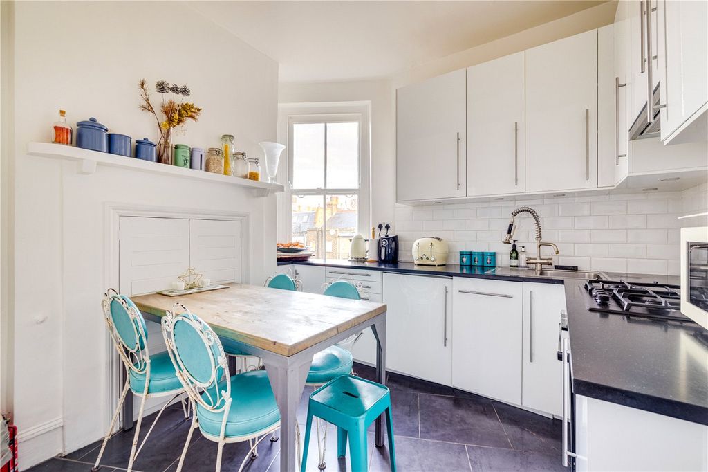 Property photo 2 of 12 Picture No. 13