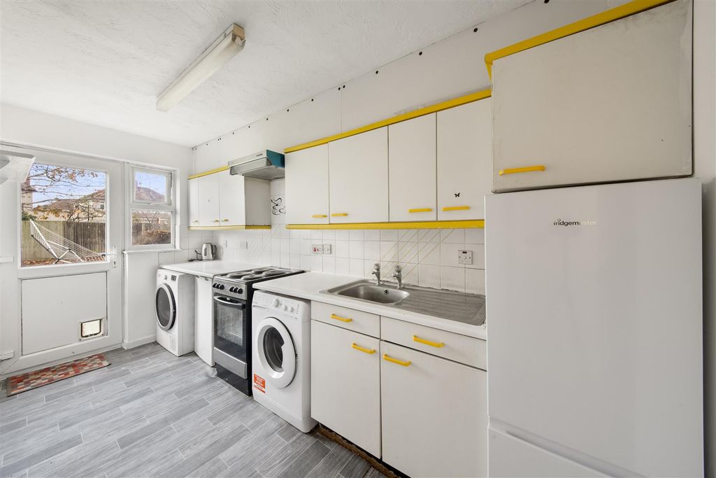 Property photo 3 of 12 3