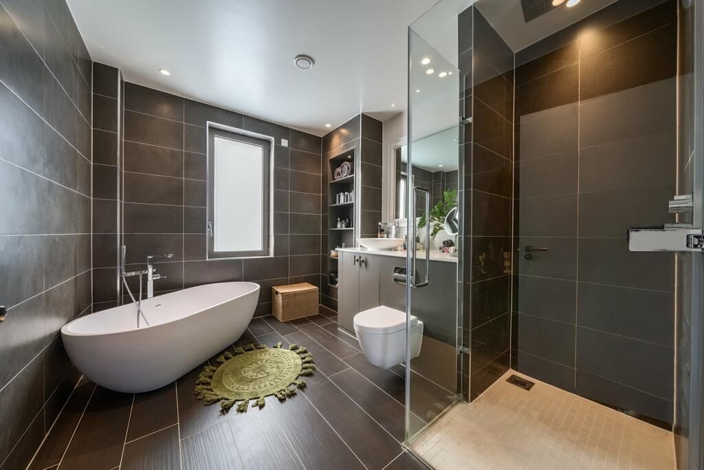 Property photo 2 of 3