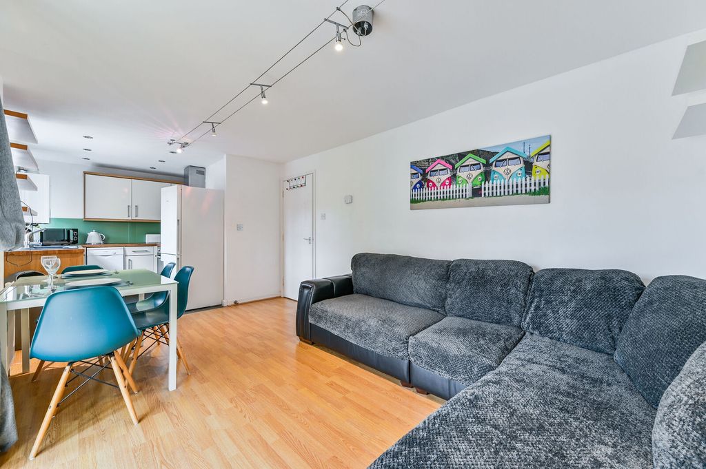 Property photo 2 of 10