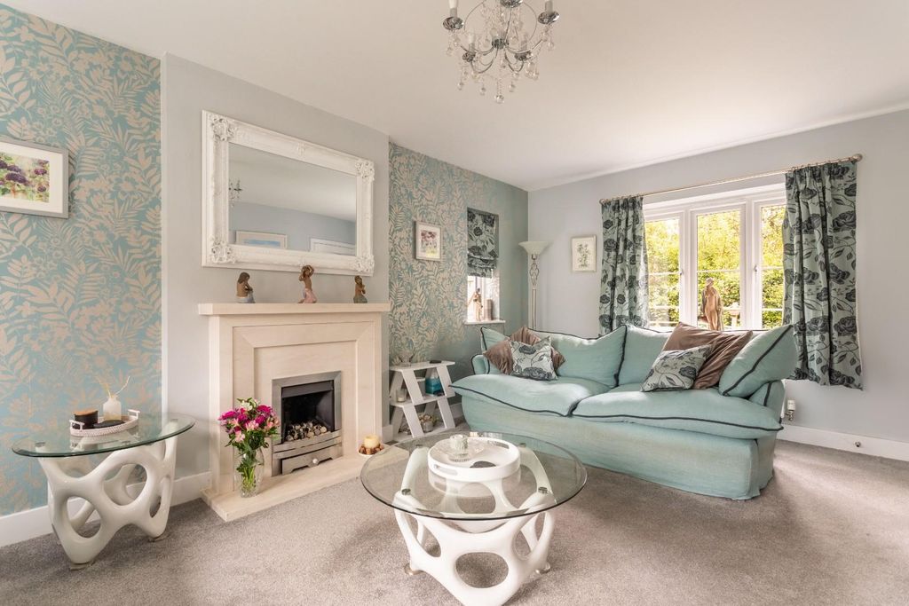 Property photo 3 of 24 Tinchurch Drive-13.Jpg