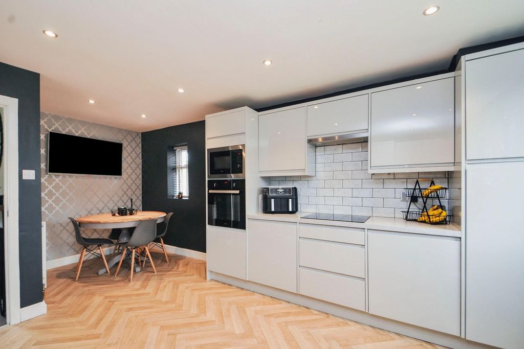 Property photo 2 of 16 Wentworth004.Jpg