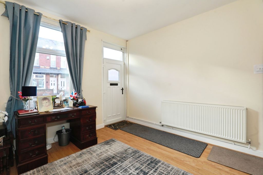 Property photo 3 of 14 Pbox-Img.Jpg