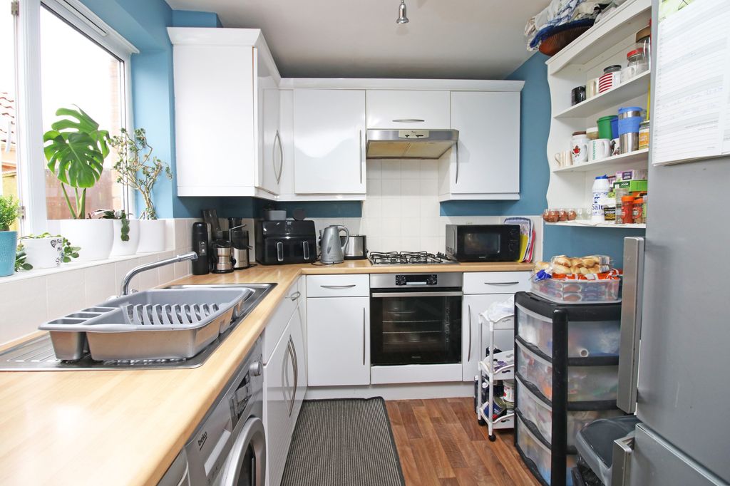 Property photo 2 of 26