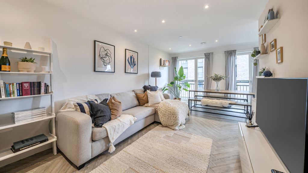 Property photo 2 of 16