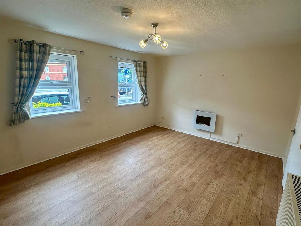 Property photo 3 of 7
